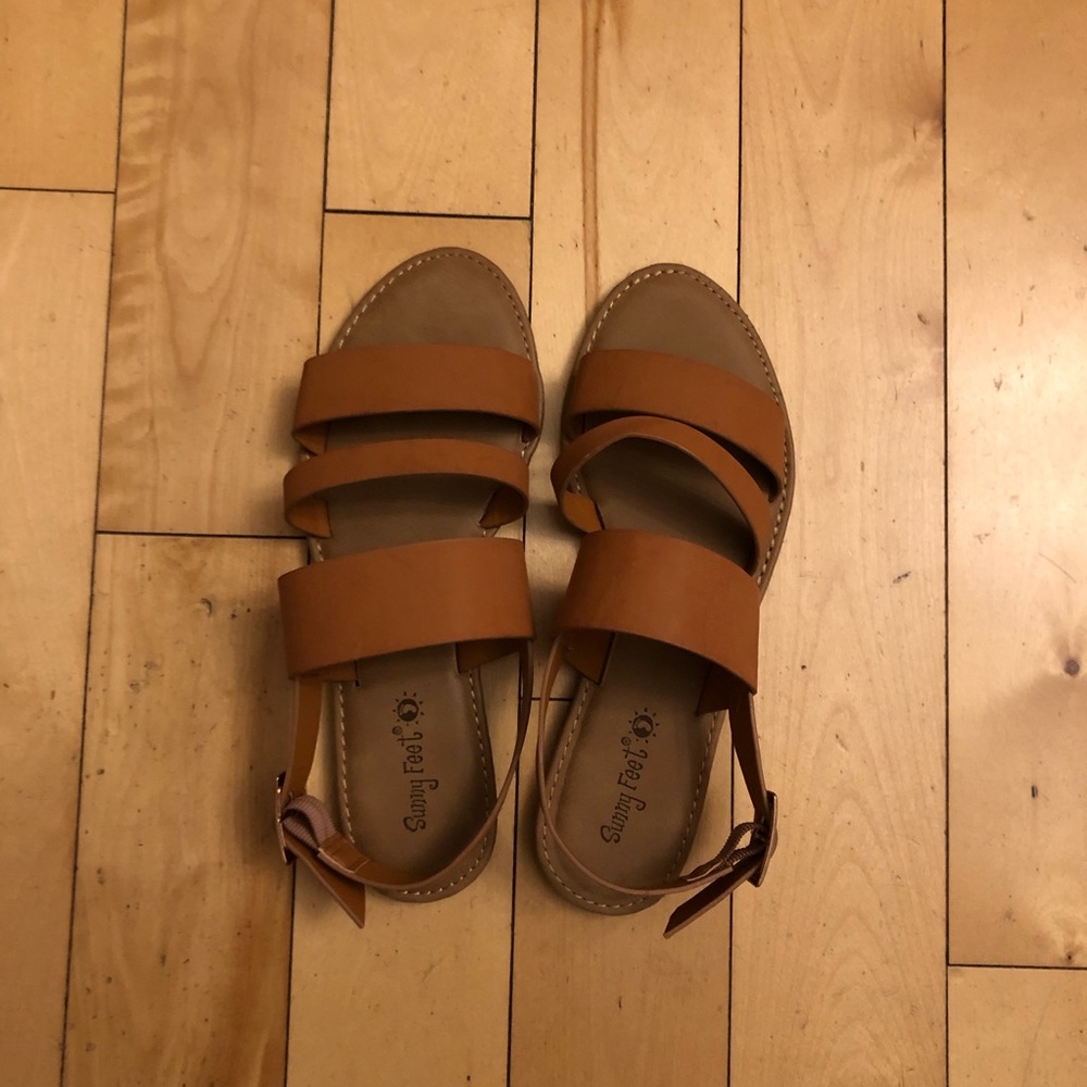 Sunny Feet tan strappy sandals